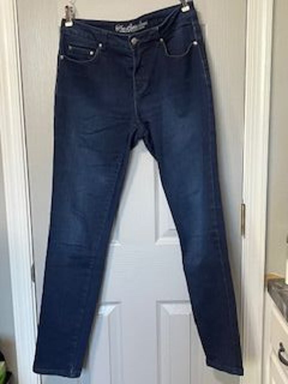 #B184 PRE-LOVED Tru Luxe premium platinum denim straight leg jeans size 8/29